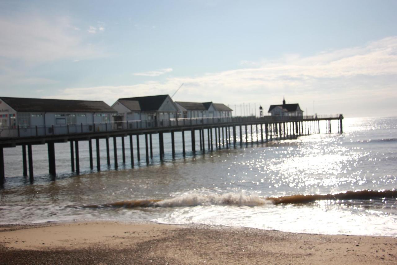 Romantic Flint Cottage On The Suffolk Coast サックスマンダム エクステリア 写真