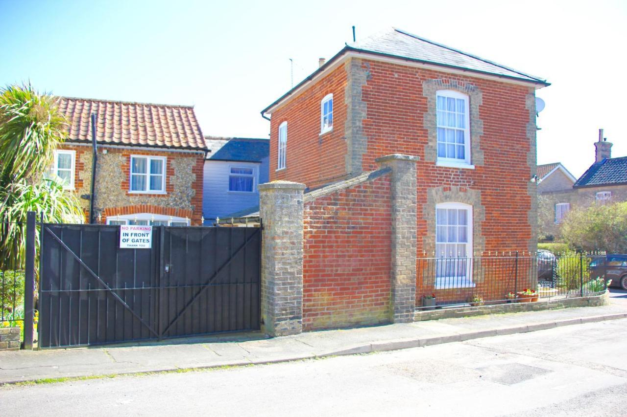 Romantic Flint Cottage On The Suffolk Coast サックスマンダム エクステリア 写真